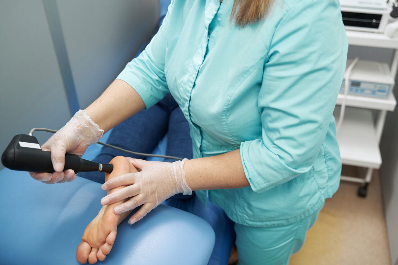 Shockwave Therapy: A Non-Invasive Solution for Stubborn Heel Pain